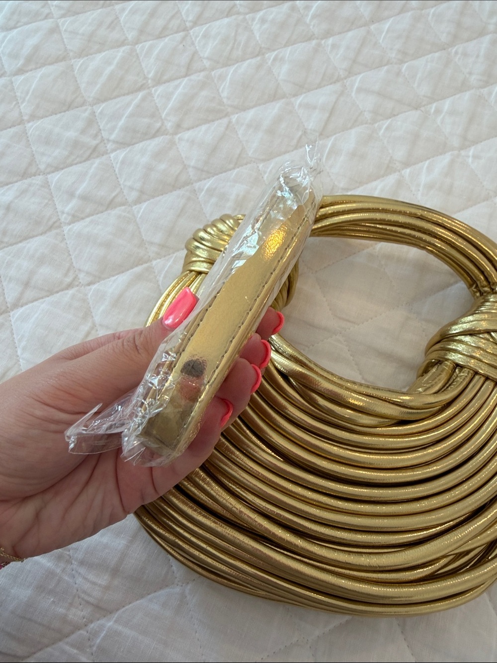 Lulu's Metallic Gold Statement Necklace-Style Shoulder Bag - Picture 4 of 4